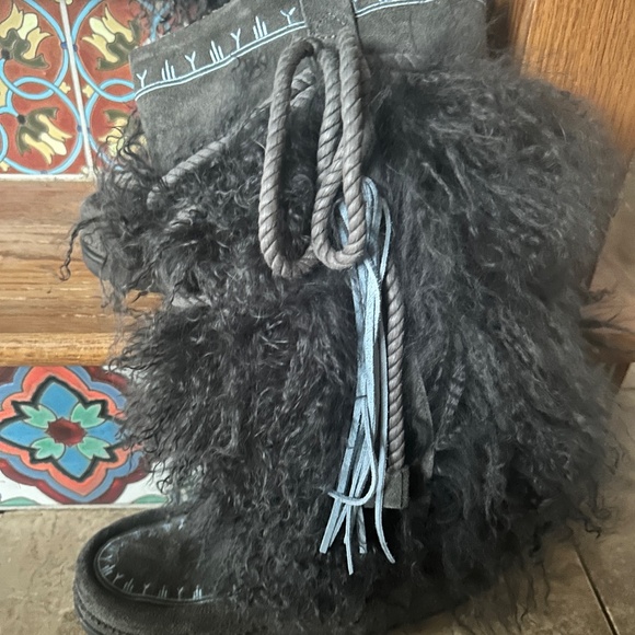 Manitobah Mukluks Ulu winter fur boots mukluk - Picture 5 of 12